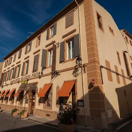 Moderne Et Pigeon Hotel