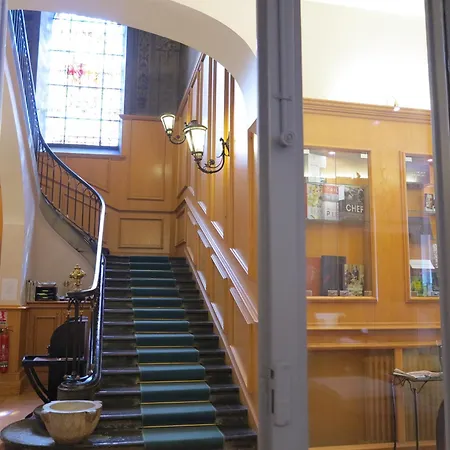 Hotel Moderne Et Pigeon 3*