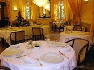 Moderne Et Pigeon Hotel Limoux