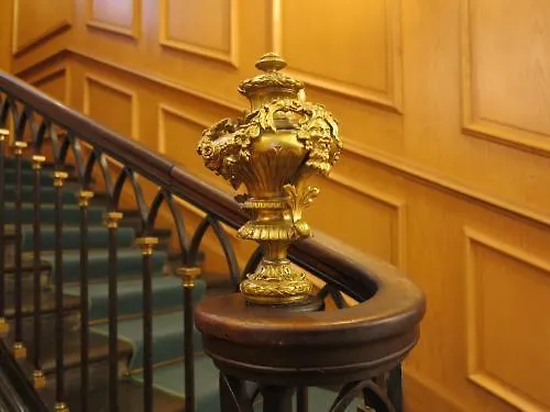 Moderne Et Pigeon Hotel