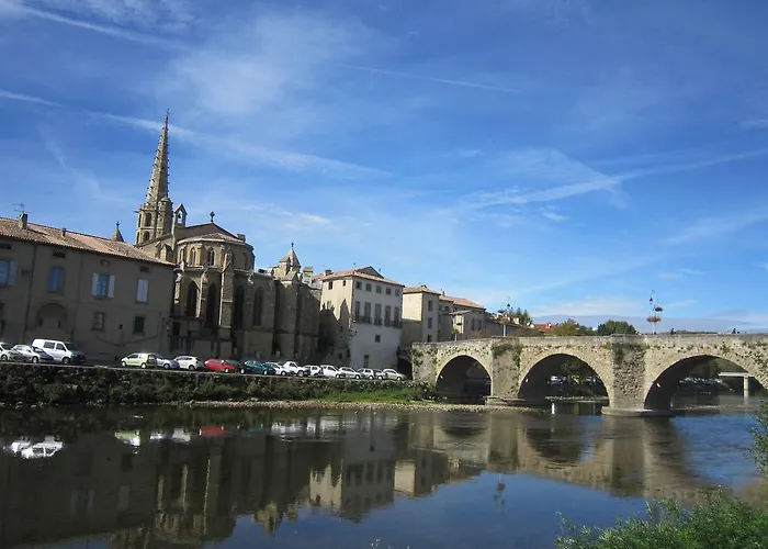 Hotel Moderne Et Pigeon 3*