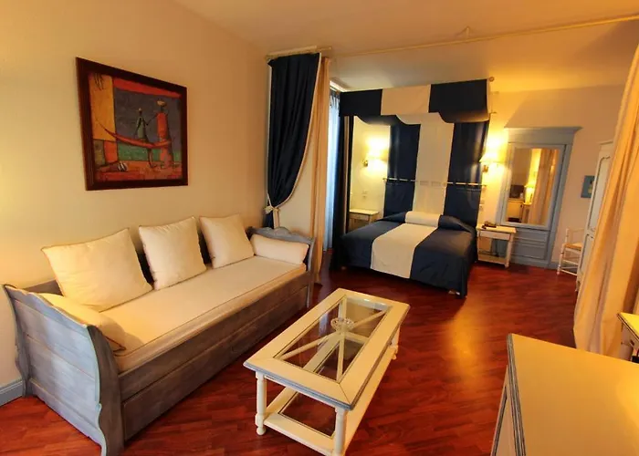 Hotel Moderne Et Pigeon 3*