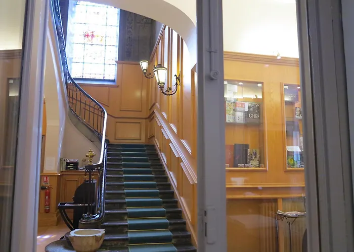 Hotel Moderne Et Pigeon 3*